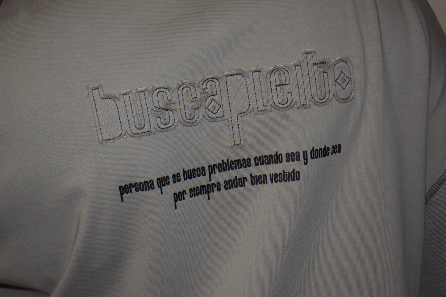 BUSCAPLEITO TEE
